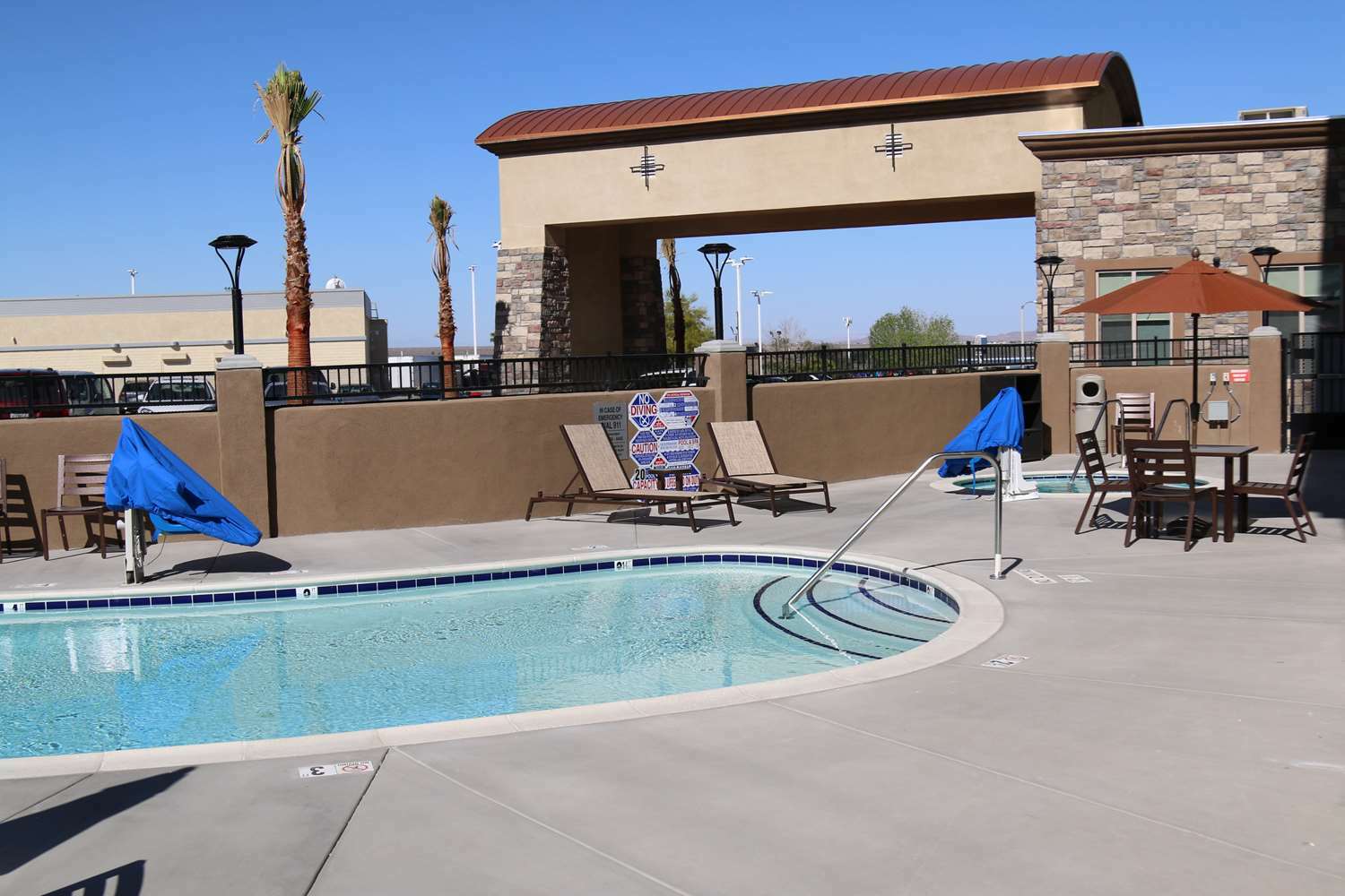 Best Western Plus New Barstow Inn & Suites Buitenkant foto